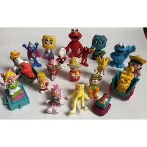 Lot Of17 Sesame Street Sonic TheHedgehog Peanuts OnTheFarm Strawberry Shortcake